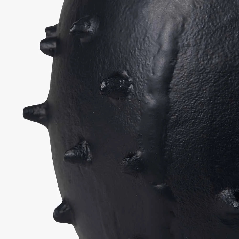 Black-Metal-Vase-with-Bobbles_4