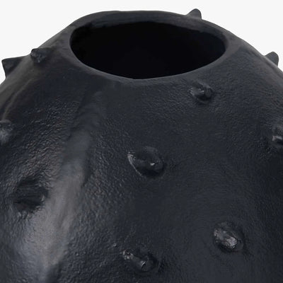 Black-Metal-Vase-with-Bobbles_5