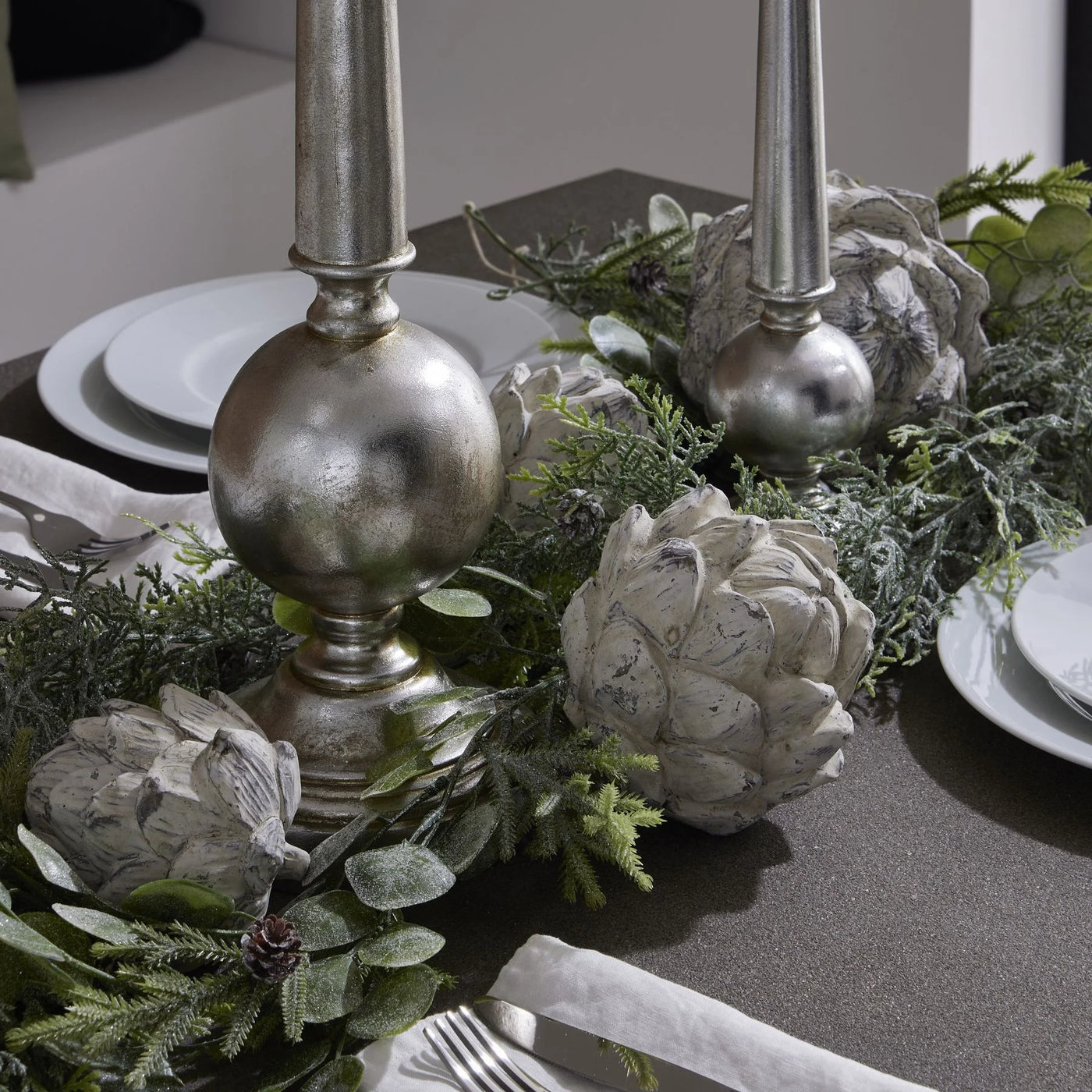 Hill-Interiors-Garda-Decorative-Small-Artichoke_1