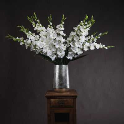 Hill-Interiors-White-Gladioli_1