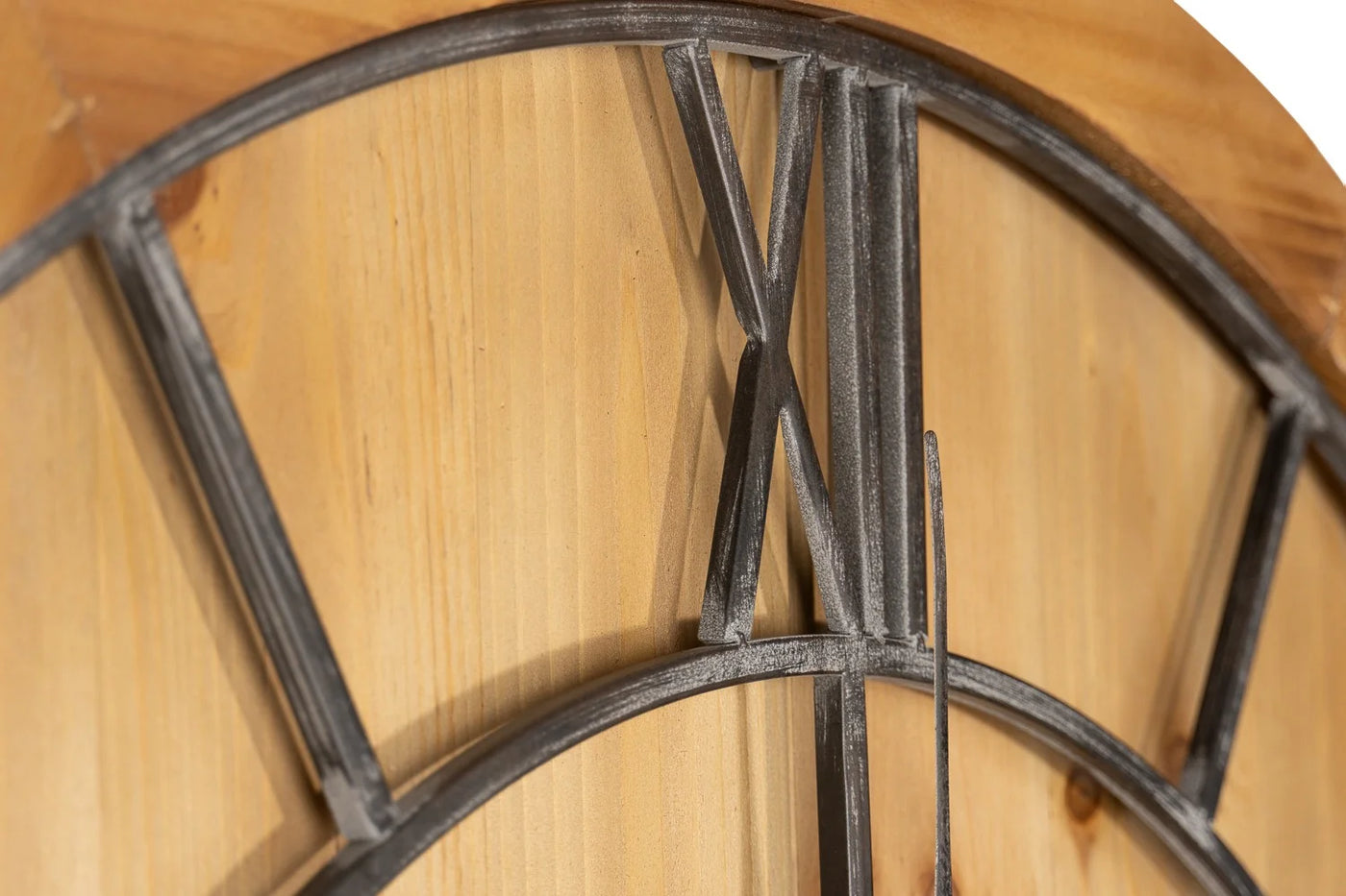 Hill-Interiors-Williston-Large-Wooden-Wall-Clock_3